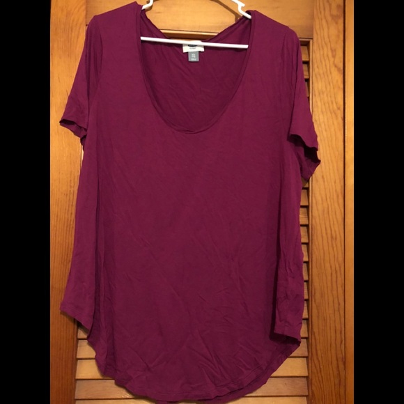 Old Navy Tops - Womens Old Navy plus size round hem t-shirt